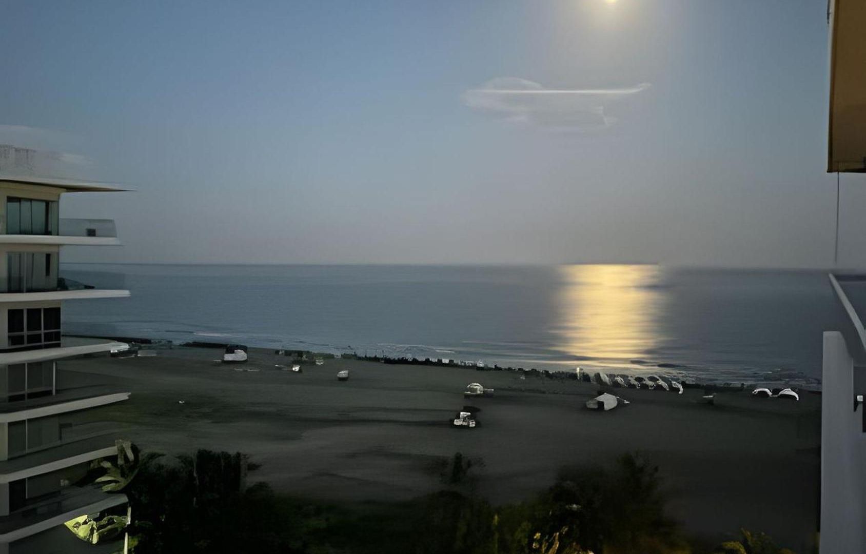 Terraza Frente Al Mar Y Salida Directa A La Playa Apartamento
