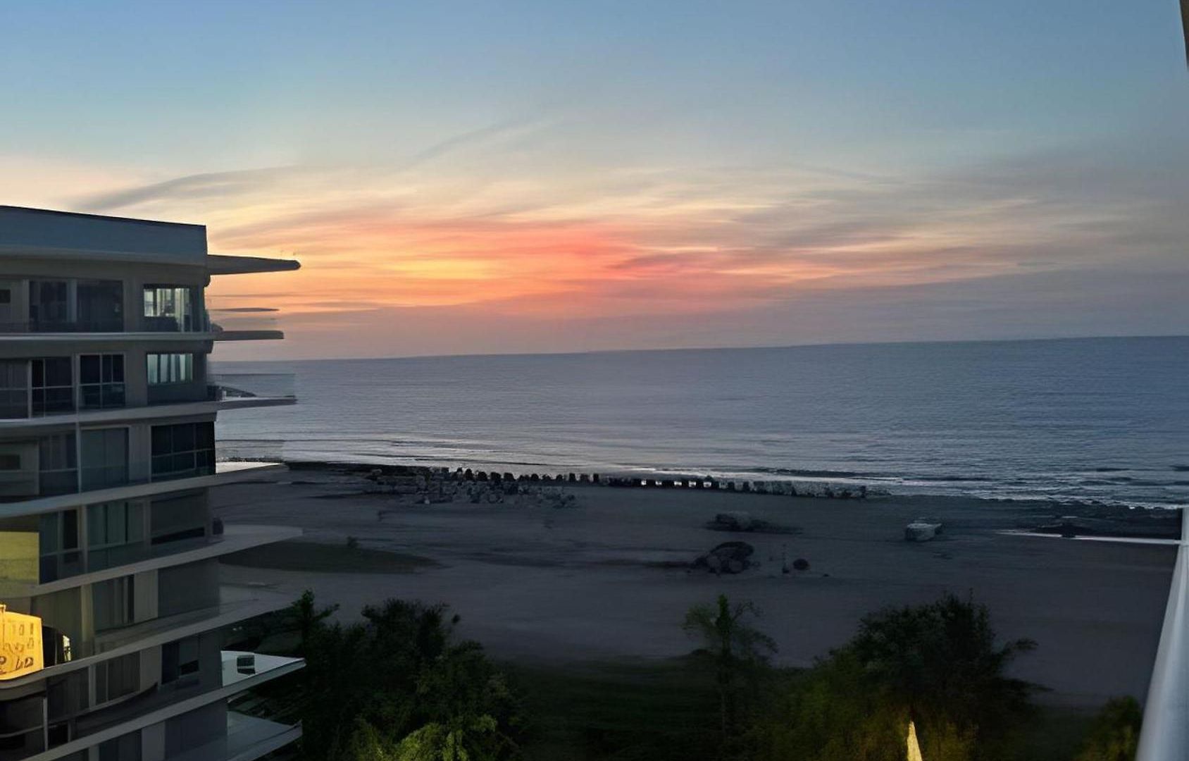 Apartamento Terraza Frente Al Mar Y Salida Directa A La Playa