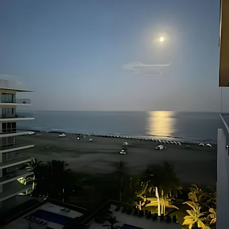 Terraza Frente Al Mar Y Salida Directa A La Playa Apartamento