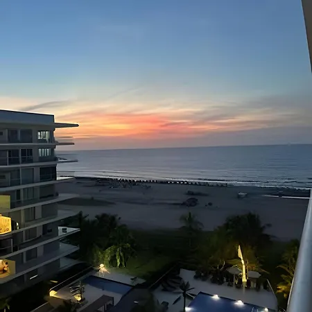 Apartamento Terraza Frente Al Mar Y Salida Directa A La Playa